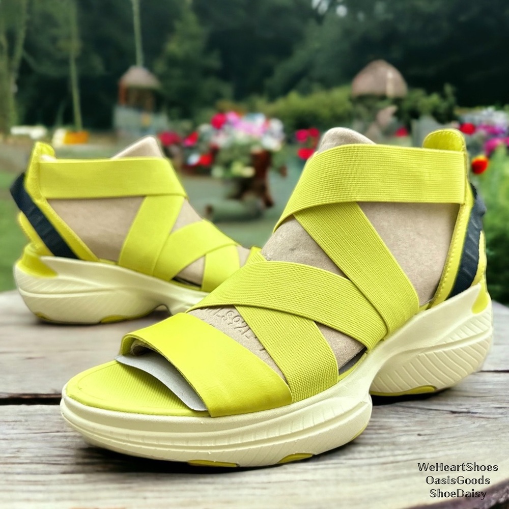 NIB Sorel Explorer Blitz Multistrap Sport Sandal Bolt Bolt Hint Neon Yellow - Picture 11 of 16